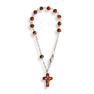 Czerwona bransoletka dziesiątka różańca z motywem kwiatowym