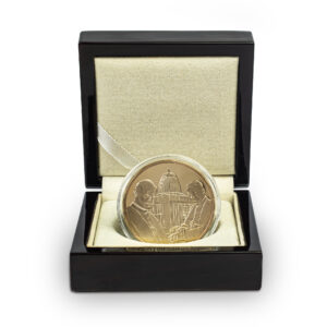 Złoty medal w pudełku - pamiątka otwarcia Świątyni Opatrzności Bożej